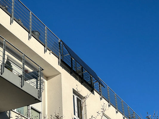 Gitterbalkonhalterung (schwarz) für zwei Module (30mm Dicke) von Wagner Solar aus Marburg (Made in Germany)